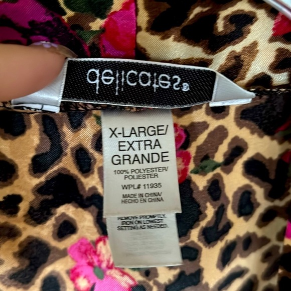 NWOT Delicates Satin Robe Animal Leopard Print Floral Hot Pink Roses Lace Detail - Picture 10 of 14